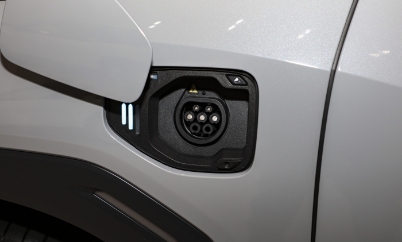 电动汽车充电器